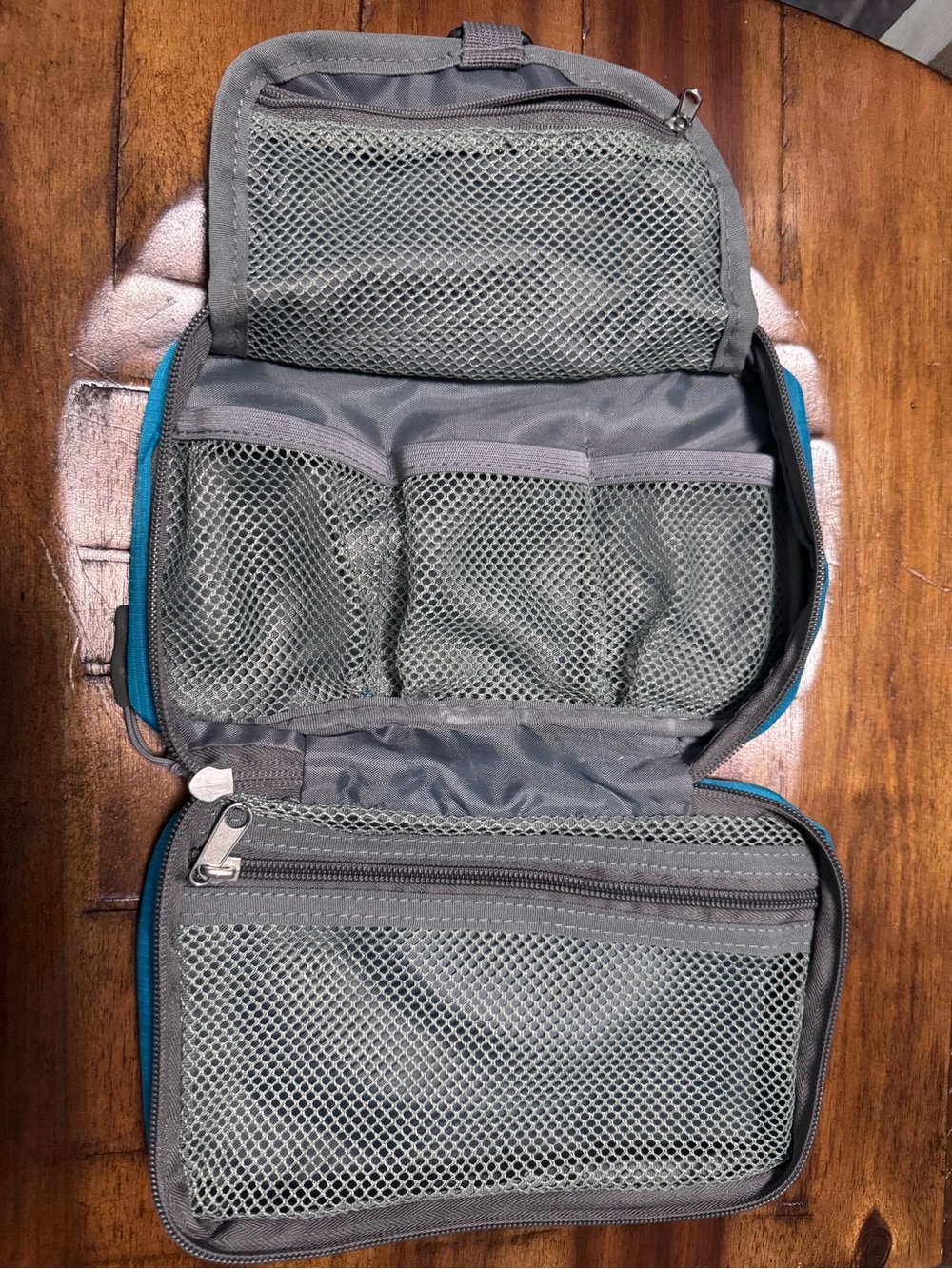Travelon Purse and Toiletry bag - Picture 12 of 12